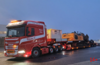 01-5464 Масштабная модель Низкорамный трал DAF XG 8X4 в масштабе 1 50