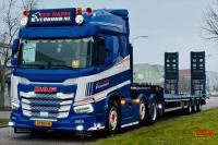 01-5467 Масштабная модель Низкорамный трал DAF XD SH WITH SKY LIGHTS 6X2 в масштабе 1 50
