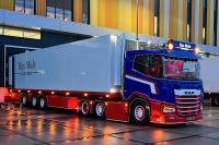 01-5137 Масштабная модель Рефрижераторный прицеп DAF XF SL MY25 6X2 в масштабе 1 50