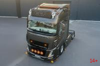 01-5364 Масштабная модель Седельный тягач VOLVO FH AERO GLOBETROTTER 4X2 в масштабе 1 50