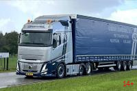 01-5376 Масштабная модель Тентованный прицеп VOLVO FH AERO GLOBETROTTER 6X2 в масштабе 1 50
