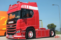01-5556 Масштабная модель Седельный тягач SCANIA R HIGHLINE CR20H 4X2 в масштабе 1 50
