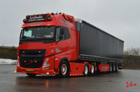 01-5432 Масштабная модель Тентованный прицеп VOLVO FH AERO GLOBETROTTER XXL 6X2 в масштабе 1 50