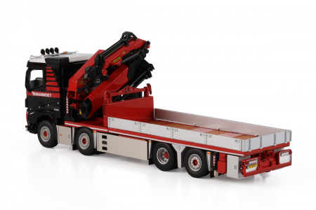 410323 Масштабная модель Манипулятор VOLVO FH 5 SLEEPER CAB RIGED FLATBED TRUCK 8X2 в масштабе 1 50