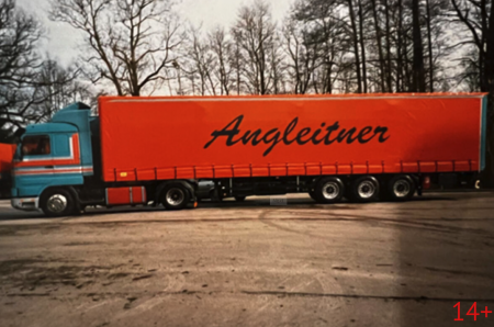 01-5480 Масштабная модель Тентованный прицеп SCANIA 3 SERIES STREAMLINE 4X2 в масштабе 1 50