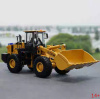 4692 Масштабная модель SEM 660D Погрузчик в масштабе 1:32