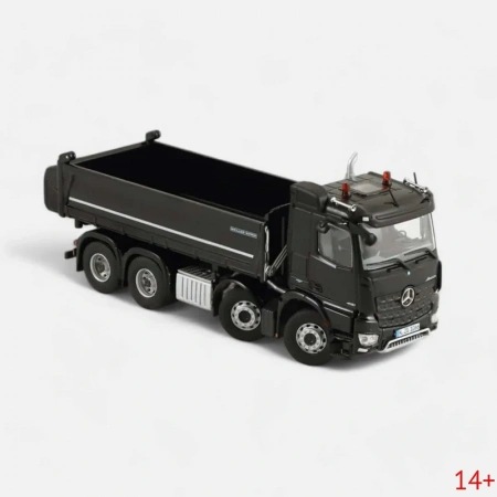 106600050 Масштабная модель Самосвал Mercedes-Benz Arocs 8x4 (черный) в масштабе 1 50