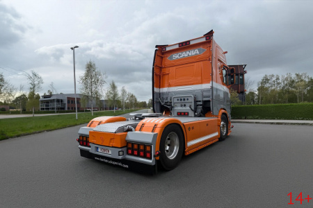 01-5557 Масштабная модель Седельный тягач SCANIA S HIGHLINE CS20H 4X2 в масштабе 1 50