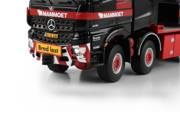 410334 Масштабная модель Седельный тягач с платформой MERCEDES-BENZ AROCS MP5 SLT STREAM SPACE 8X6 в масштабе 1 50