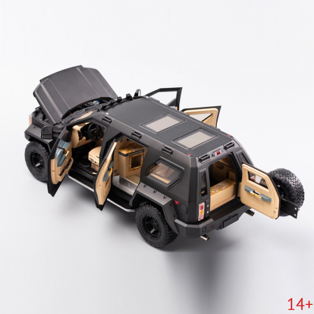VAKF-0251 Масштабная модель G.Patton SUV Schwarz 1:18
