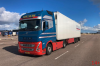 01-4998 Масштабная модель Рефрижераторный прицеп VOLVO FH5 GLOBETROTTER XL 4X2 в масштабе 1 50