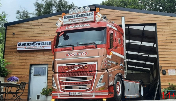 88130 Масштабная модель Цистерна Ceusters Ronny Volvo FH05 в масштабе 1 50