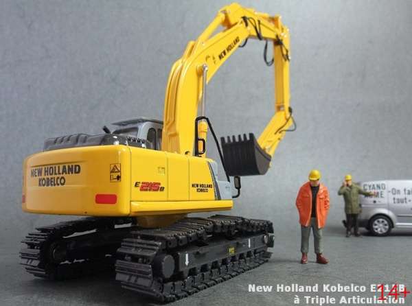 13722 Масштабная модель New Holland E215B экскаватора с длинной стрелой  в масштабе 1:50