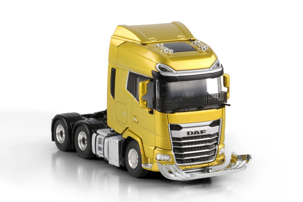 04-2252 Масштабная модель Седельный тягач DAF XG+ 6X4 в масштабе 1 50