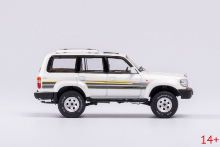 VAKF-640311 Масштабная модель внедорожника Toyota Land Cruiser J8 в масштабе 1:64
