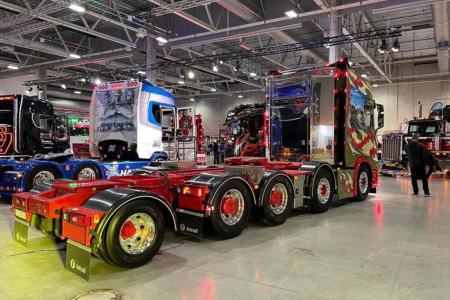 01-5316 Масштабная модель Cедельный тягач SCANIA R HIGHLINE CR20H 8X4 в масштабе 1 50