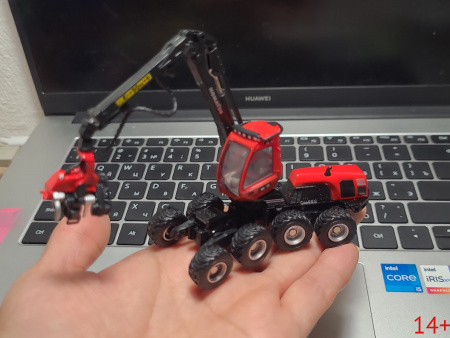 98011 Масштабная модель лесозаготовительной машины Komatsu 931XC  - колесный харвестер в масштабе 1:87
