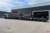 01-5375 Масштабная модель Низкорамный трал VOLVO FH5 GLOBETROTTER XL 8X4 в масштабе 1 50