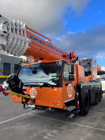 51-2118 Масштабная модель LIEBHERR LTM 1750-9.1 автокран в масштабе 1:50
