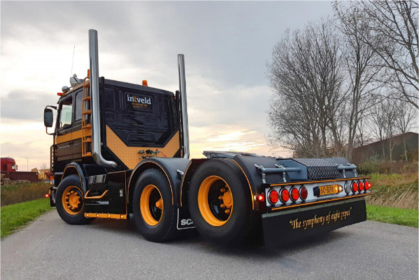 01-5337 Масштабная модель Седельный тягач SCANIA 3 SERIES 6X2 в масштабе 1 50