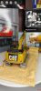 85701 Масштабная модель Cat 320F L гусеничный экскаватор "в работе" в подарочной упаковке с диорамной подставкой в масштабе 1:50