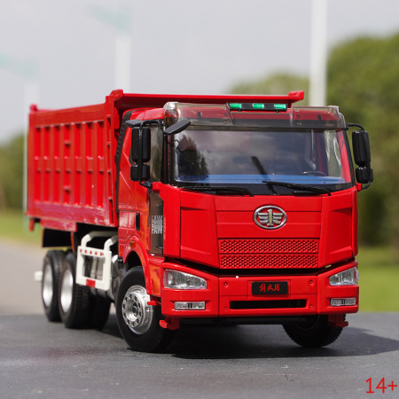 40588 Масштабная модель FAW Самосвал красный в масштабе 1:24