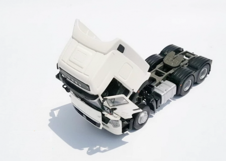 75143 Масштабная модель Седельный тягач Sinotruk HOWO T7H 540 в масштабе 1:36