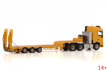 04-2207 Масштабная модель  PREMIUM LINE; VOLVO FH5 GLOBETROTTER 6X2 TAG AXLE Низкорамный трал С РАМПАМИ - 3 ОСИ в масштабе 1 50