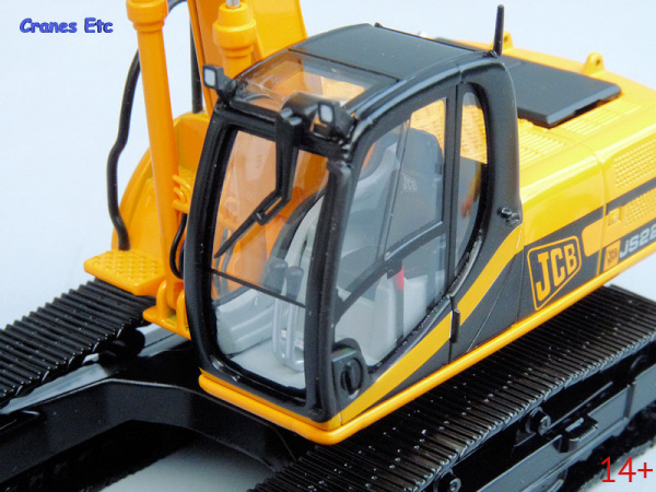 13724 Масштабная модель экскаватора JCB 220 с длинной стрелой в масштабе 1:50
