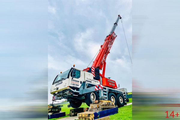 51-2198 Масштабная модель Автокран LIEBHERR LTF 1060-4.1 в масштабе 1 50