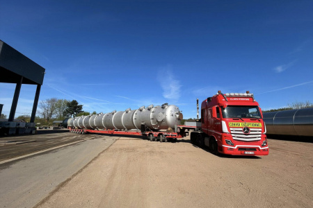 01-5424 Масштабная модель Низкорамный трал MERCEDES-BENZ ACTROS MP5 SLT GIGA SPACE 8X4 в масштабе 1 50 