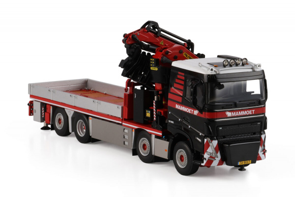 410323 Масштабная модель Манипулятор VOLVO FH 5 SLEEPER CAB RIGED FLATBED TRUCK 8X2 в масштабе 1 50