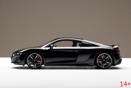 VAKF-0353 Масштабная модель Audi R8 Coupe в масштабе 1:18