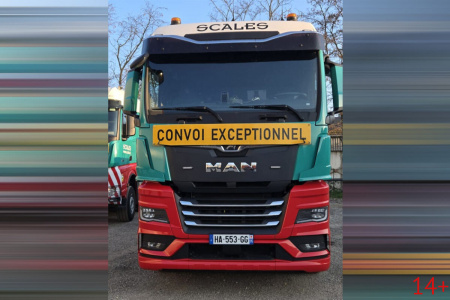 01-5522 Масштабная модель Низкорамный трал MAN TGX GM 6X2 в масштабе 1 50