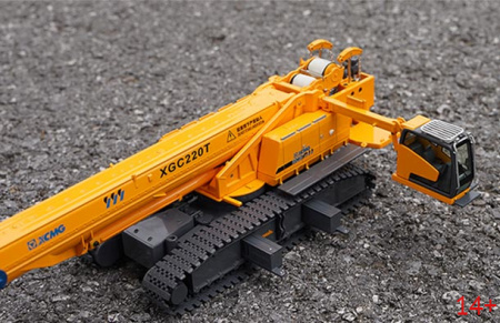 75137 Масштабная модель Гусеничный кран XCMG XGC220T в масштабе 1:50