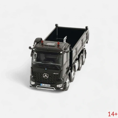 106600050 Масштабная модель Самосвал Mercedes-Benz Arocs 8x4 (черный) в масштабе 1 50