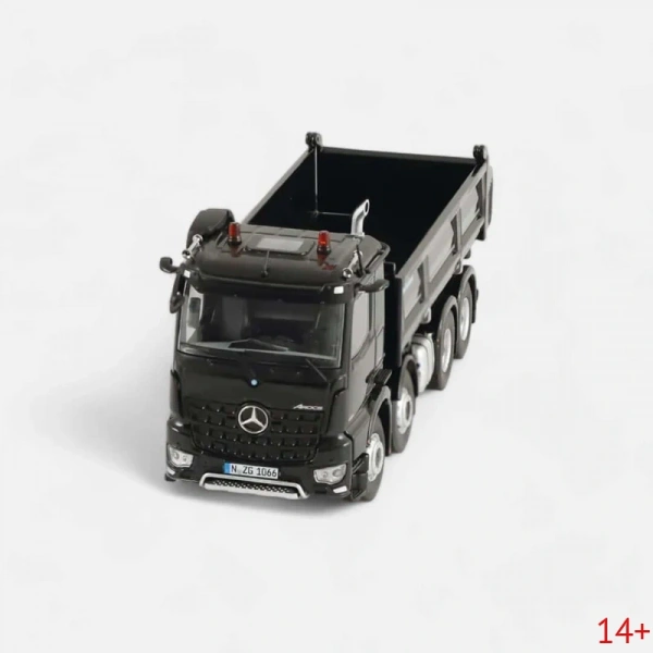 106600050 Масштабная модель Самосвал Mercedes-Benz Arocs 8x4 (черный) в масштабе 1 50