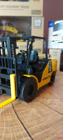 40-0379 Масштабная модель Komatsu FH50-2 Вилочный погрузчик в масштабе  1:24