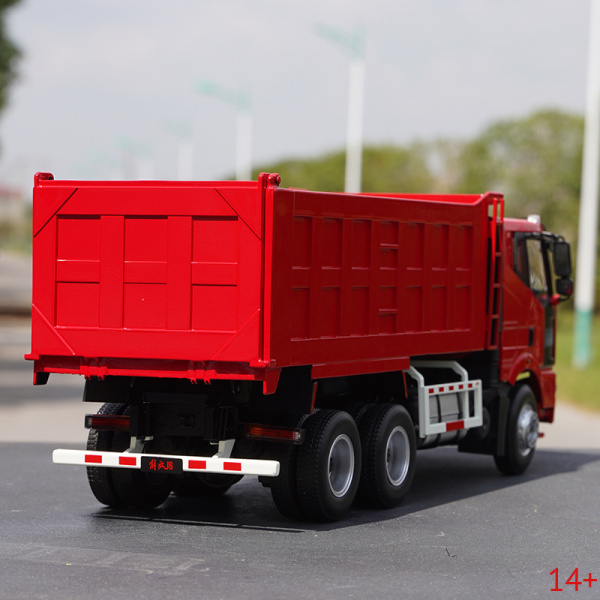 40588 Масштабная модель FAW Самосвал красный в масштабе 1:24