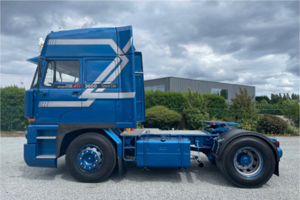 01-5406 Масштабная модель Седельный тягач DAF 3600 SPACE CAB 4X2 в масштабе 1 50