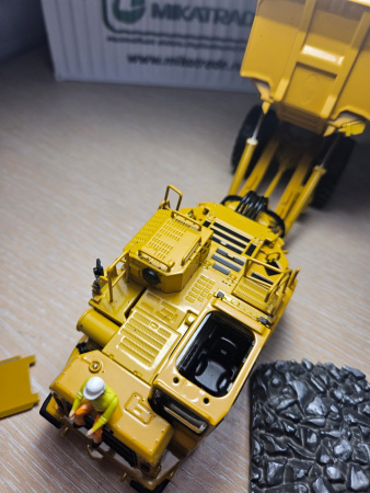 85717 Масштабная модель подземный карьерный самосвал Cat AD45  в масштабе 1:50