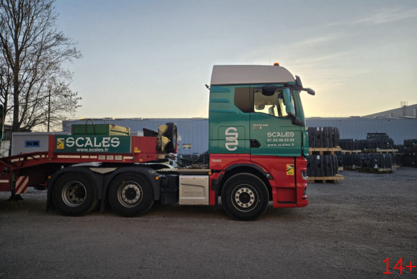 01-5522 Масштабная модель Низкорамный трал MAN TGX GM 6X2 в масштабе 1 50