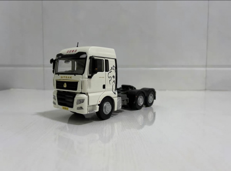 40703 Масштабная модель тягача Howo Sitrak T7H в масштабе 1:36