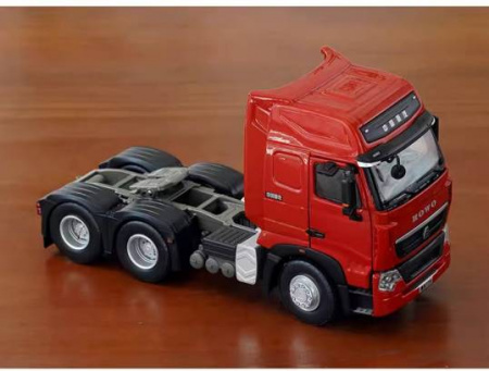 40704 Масштабная модель тягача Howo T7H в масштабе 1:36