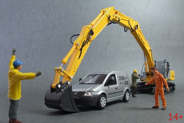 13722 Масштабная модель New Holland E215B экскаватора с длинной стрелой  в масштабе 1:50