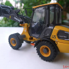 40786 Масштабная модель Volvo L25 AT Electric  фронтальный погрузчик в масштабе 1 32
