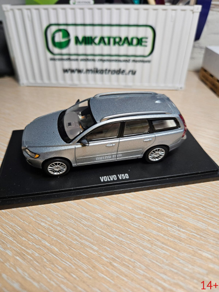 vfl1722 Масштабная модель седана Volvo Вольво М50 серебристый электрик в масштабе 1 43
