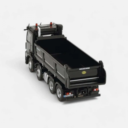 106600050 Масштабная модель Самосвал Mercedes-Benz Arocs 8x4 (черный) в масштабе 1 50
