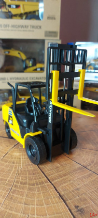 40-0379 Масштабная модель Komatsu FH50-2 Вилочный погрузчик в масштабе  1:24