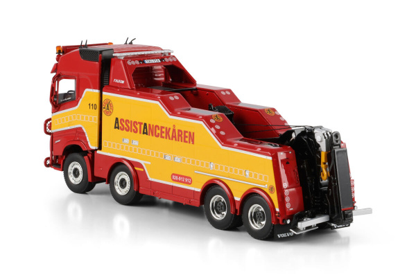 01-5006 Масштабная модель Аэродромный тягач VOLVO FH5 GLOBETROTTER FALKOM 8X4 в масштабе 1 50